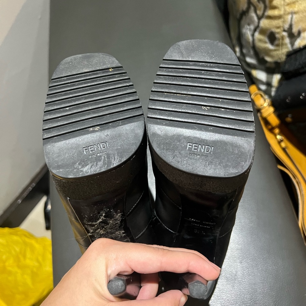 Fendi - Picture 3 of 4